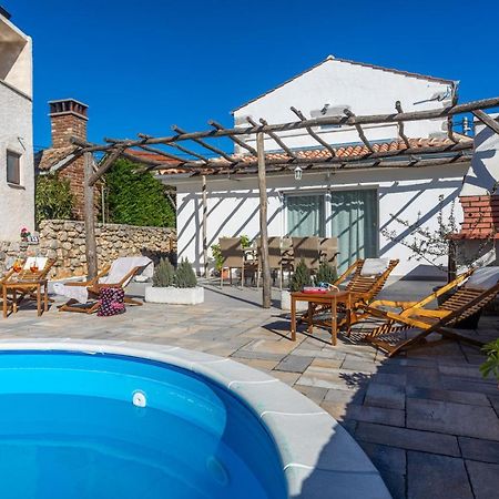 Villa Elm Milohnici Extérieur photo