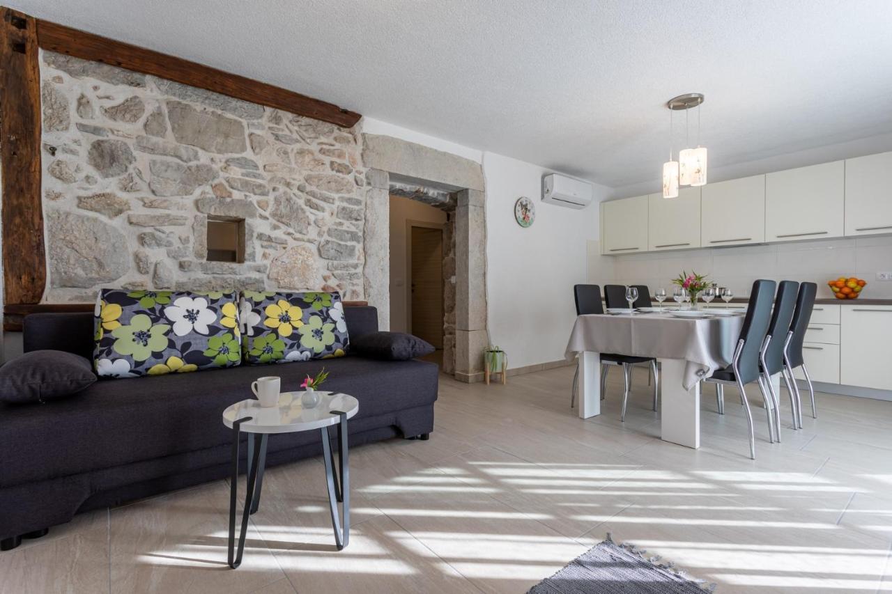 Villa Elm Milohnici Extérieur photo