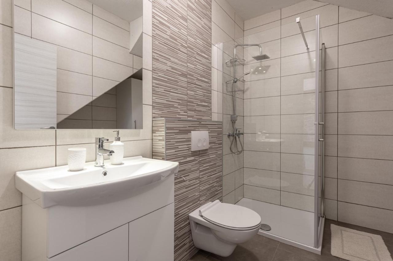 Villa Elm Milohnici Extérieur photo