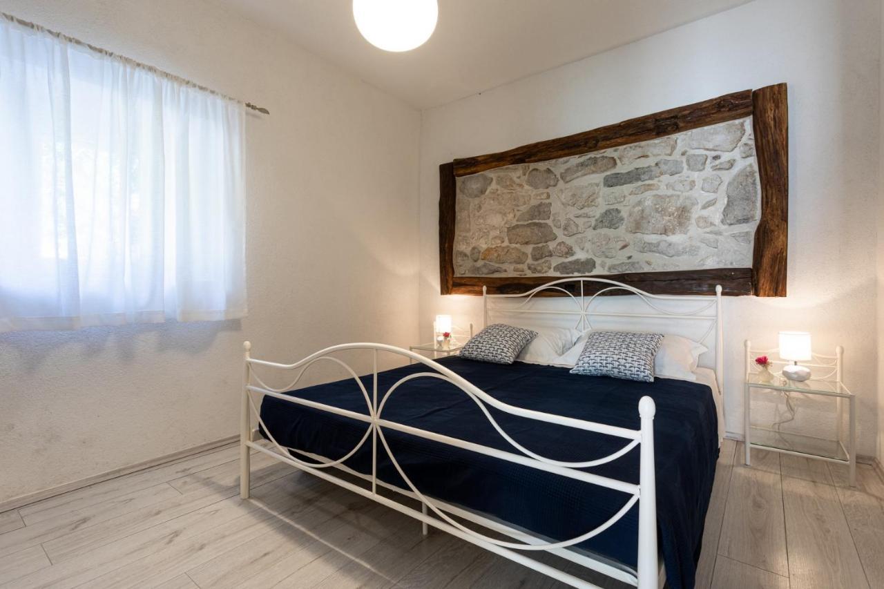 Villa Elm Milohnici Extérieur photo