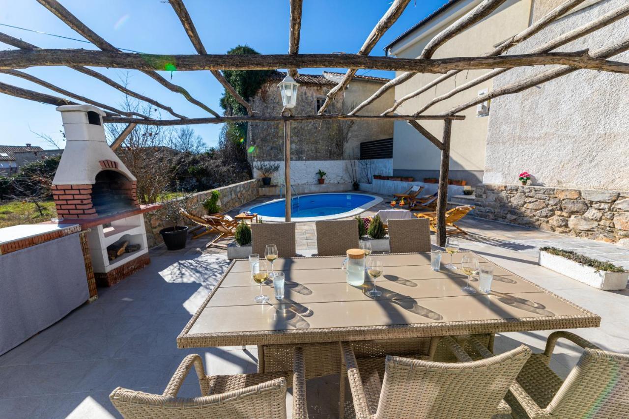 Villa Elm Milohnici Extérieur photo